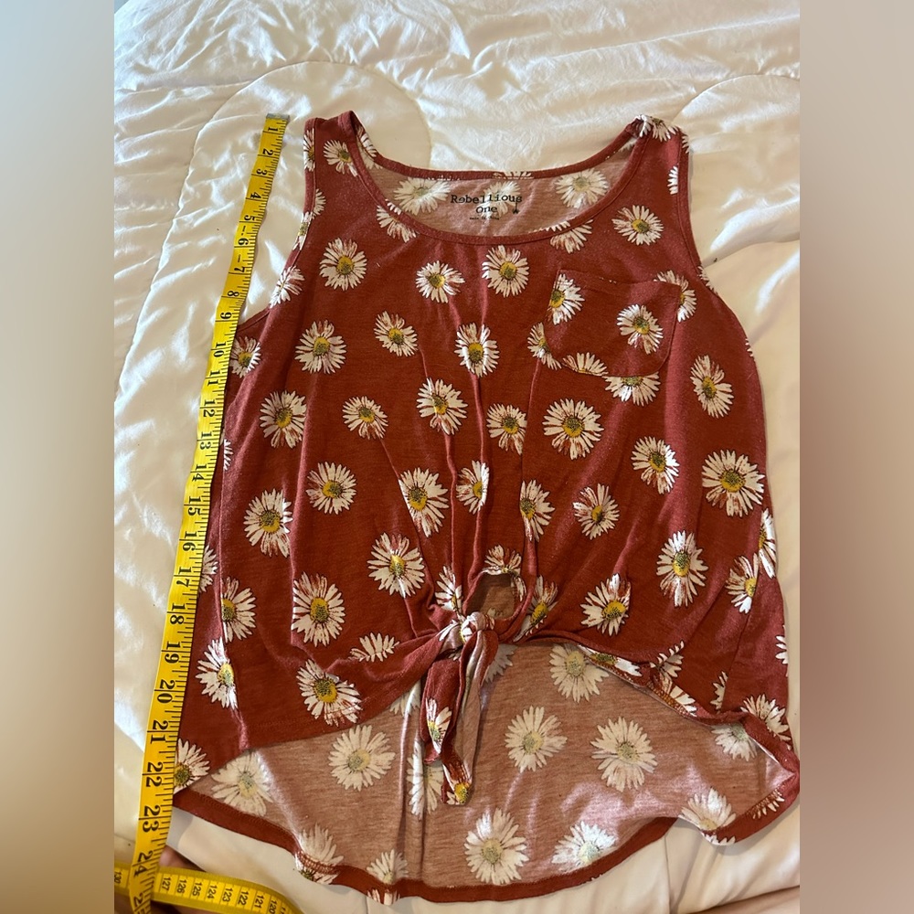Burnt orange/red sunflower tank top with a tie knot